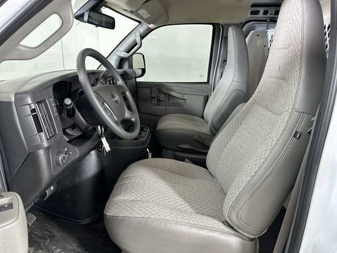 New 2025 GMC Savana 3500 w/ Driver Convenience Package RWD image 20
