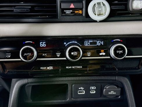 Used 2023 Honda Pilot LX image 16