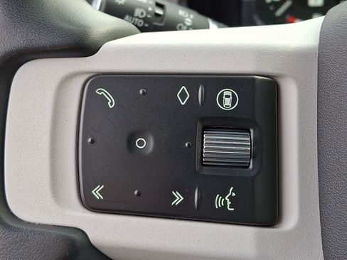 Used 2025 Land Rover Defender 110 S image 22