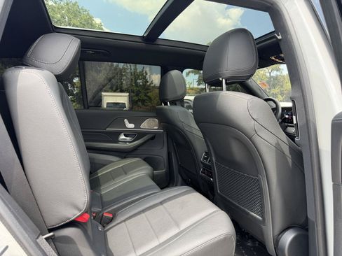 Used 2025 Mercedes-Benz GLS 450 4MATIC image 30