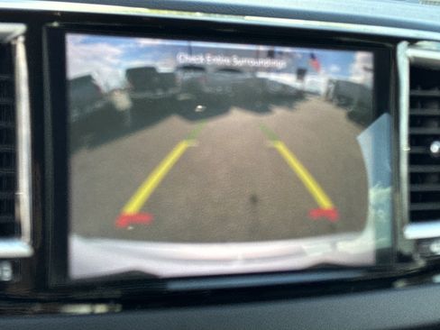 Used 2024 Chrysler Pacifica Touring-L image 30