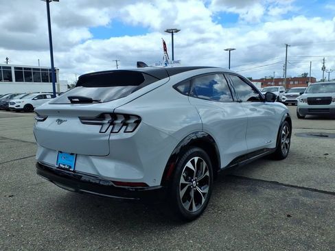 Used 2022 Ford Mustang Mach-E Premium RWD image 5