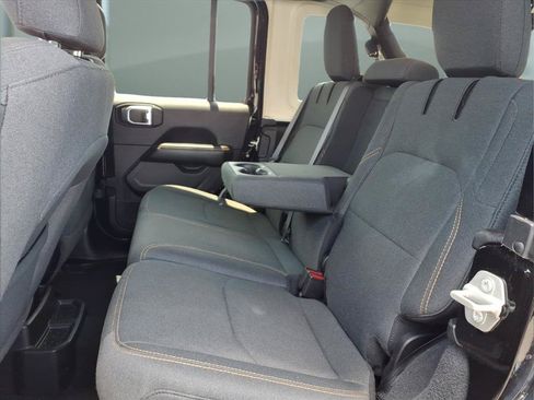 Used 2024 Jeep Wrangler Unlimited Sahara AWD/4WD image 17