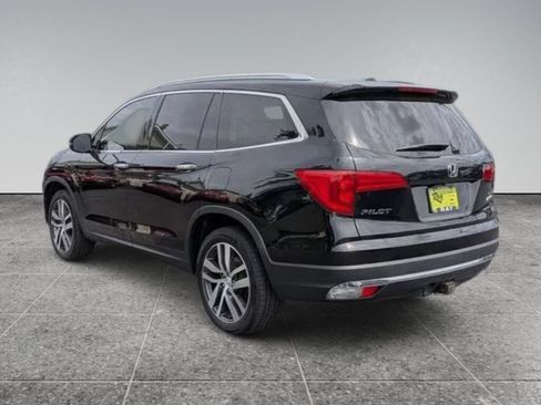 Used 2018 Honda Pilot Touring image 8
