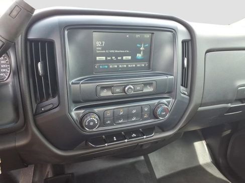Used 2018 Chevrolet Silverado 1500 W/T AWD/4WD image 12