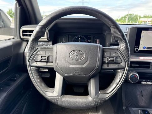 Used 2025 Toyota Tacoma SR5 AWD/4WD image 19