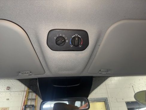 Used 2017 Ford Transit 350 XL image 18