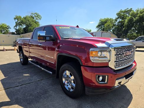 Used 2018 GMC Sierra 3500 Denali w/ Duramax Plus Package AWD/4WD image 4
