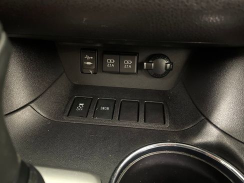 Certified 2019 Toyota Highlander FWD V6 image 30