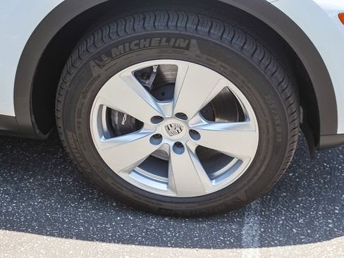 Used 2023 Porsche Cayenne Platinum Edition AWD/4WD image 9