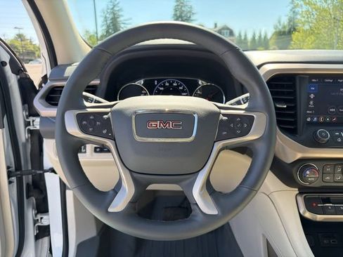 Used 2023 GMC Acadia Denali w/ Denali Ultimate Package AWD/4WD image 25