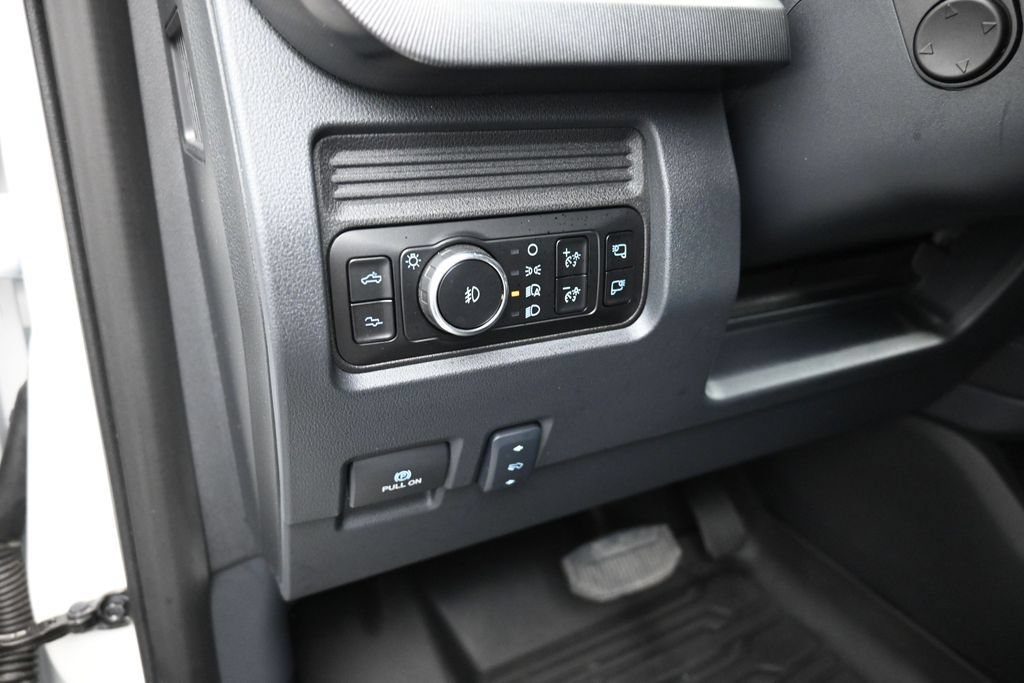 Used 2025 Ford F450 Platinum w/ FX4 Off-Road Package AWD/4WD image 13