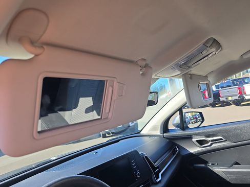 Used 2024 Kia Sportage LX image 13