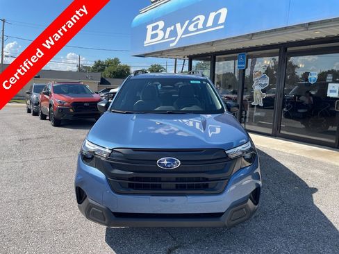 Used 2025 Subaru Forester image 2