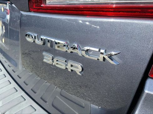 Used 2017 Subaru Outback 3.6R Limited image 9