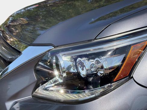 Used 2019 Lexus GX 460 Luxury AWD/4WD image 9