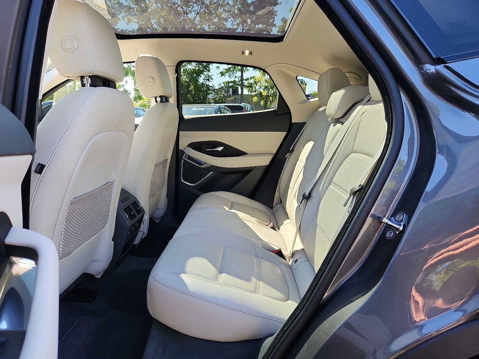 Used 2020 Jaguar E-PACE SE AWD/4WD image 10