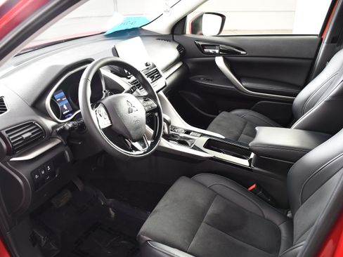 Used 2024 Mitsubishi Eclipse Cross SE AWD/4WD image 2