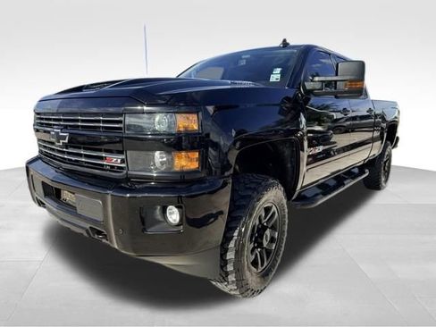 Used 2019 Chevrolet Silverado 2500 LTZ w/ Duramax Plus Package AWD/4WD image 9