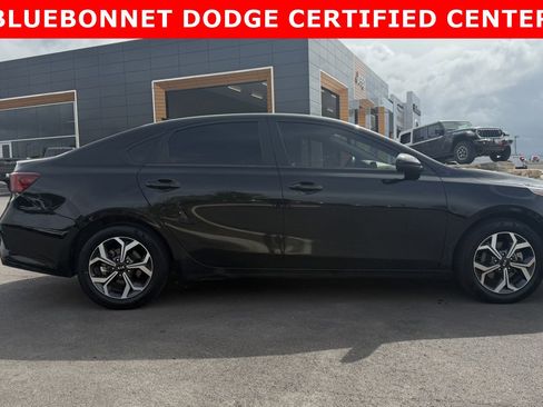 Used 2021 Kia Forte LXS FWD image 4