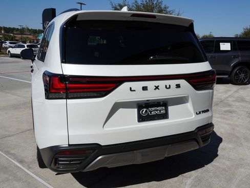 Used 2025 Lexus LX 700h Overtrail image 5