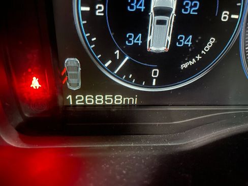 Used 2015 Cadillac Escalade ESV Premium image 7