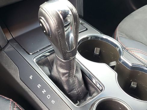 Used 2018 Ford Explorer XLT w/ Equipment Group 202A image 25