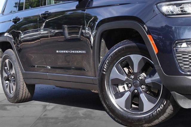 Used 2024 Jeep Grand Cherokee Limited 4xe AWD/4WD image 3