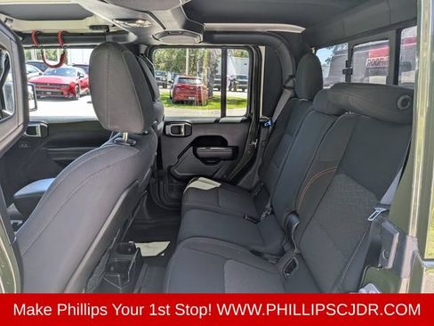 Used 2021 Jeep Gladiator Mojave AWD/4WD image 13