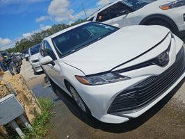Used 2020 Toyota Camry LE FWD image 2