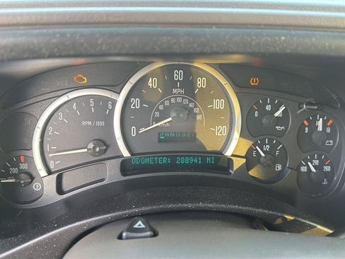 Used 2004 Cadillac Escalade 2WD image 5