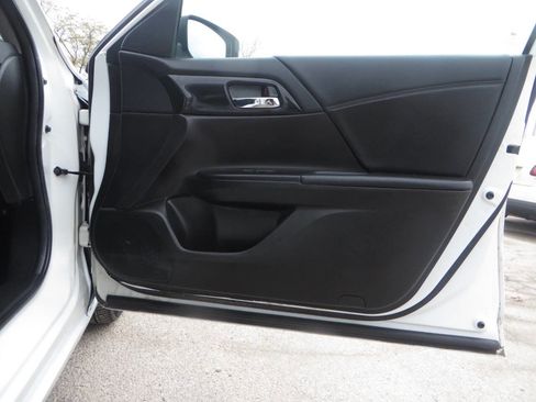 Used 2015 Honda Accord Sport image 40