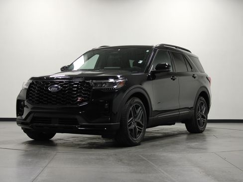 Used 2025 Ford Explorer ST AWD/4WD image 8