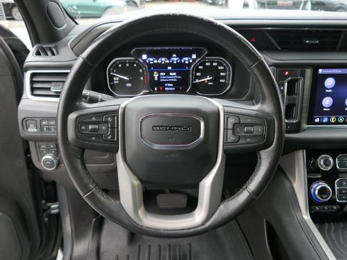 Used 2021 GMC Yukon Denali w/ Denali Premium Package image 17