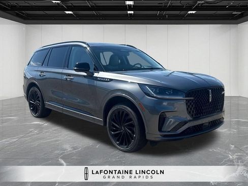 Certified 2025 Lincoln Aviator Reserve w/ Equipment Group 201A AWD/4WD image 7