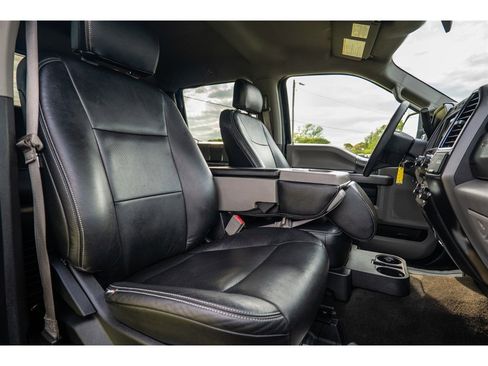Used 2018 Ford F250 XLT w/ XLT Premium Package AWD/4WD image 36