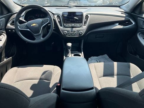 Used 2022 Chevrolet Malibu LS FWD image 9