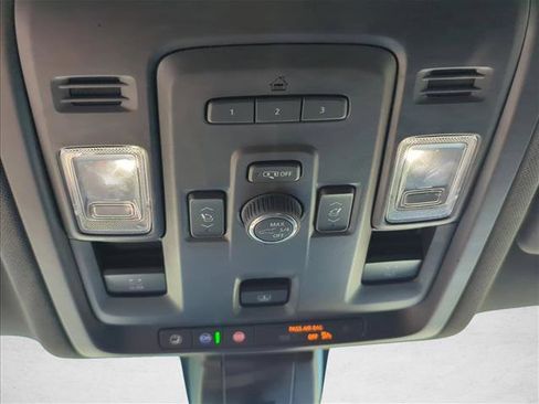 Used 2022 Chevrolet Suburban RST w/ Luxury Package image 24