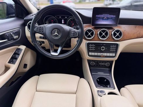 Used 2019 Mercedes-Benz GLA 250 4MATIC w/ Premium Package image 26
