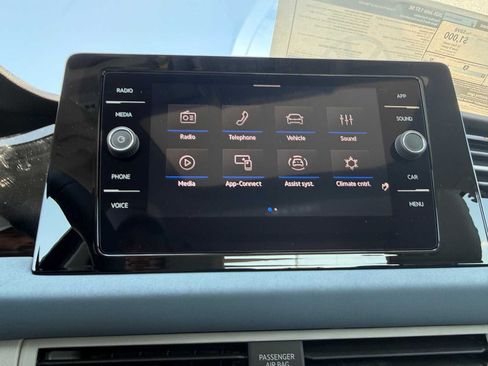 New 2026 Volkswagen Jetta SE FWD image 15
