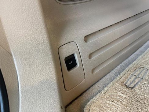 Used 2013 Lincoln MKX AWD image 16