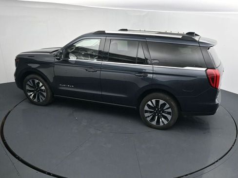 Used 2025 Ford Expedition Platinum w/ Driver's Package AWD/4WD image 25