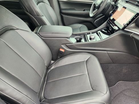 New 2026 Jeep Grand Cherokee Limited AWD/4WD image 13