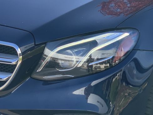 Used 2017 Mercedes-Benz E 300 4MATIC image 6