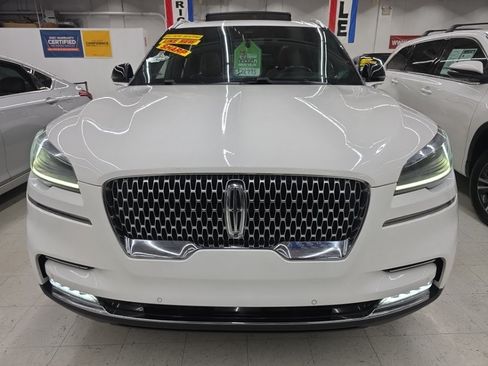 Used 2021 Lincoln Aviator Reserve w/ Equipment Group 201A AWD/4WD image 2