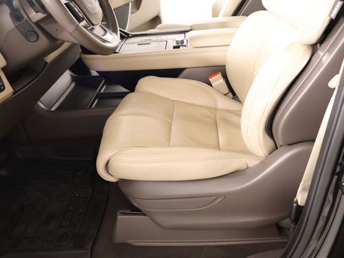 Used 2022 Lincoln Navigator Reserve image 11