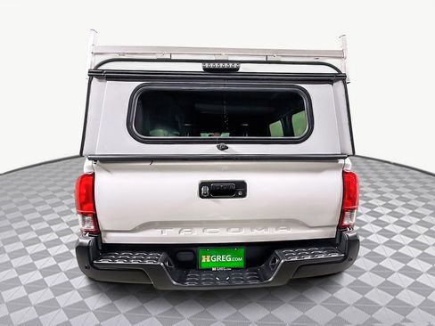 Used 2022 Toyota Tacoma SR image 7