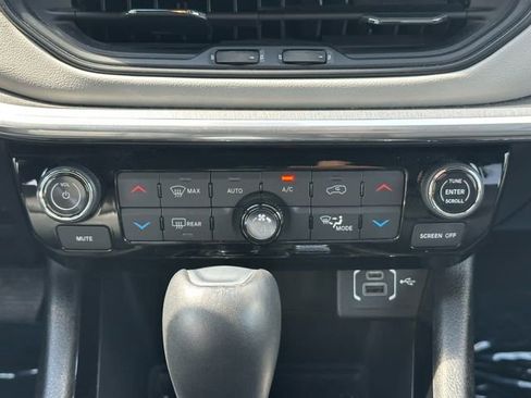 Used 2023 Jeep Compass Limited AWD/4WD image 17