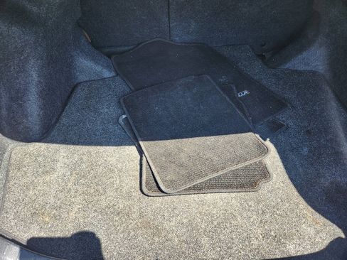 Used 2015 Toyota Corolla LE FWD image 29