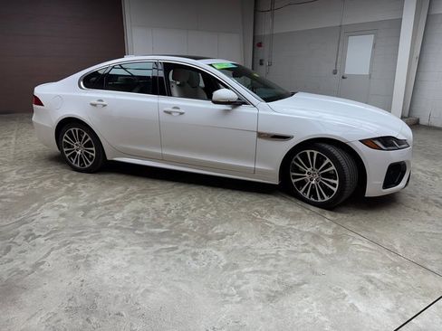 Used 2024 Jaguar XF R-Dynamic SE image 6